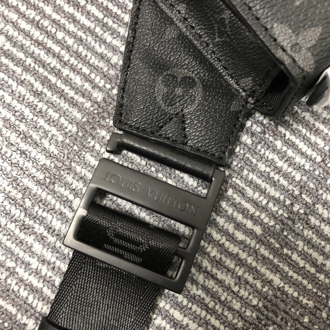 EyeCatching 5032 Louis Vuitton AAA Man Messenger Bags - Image 6