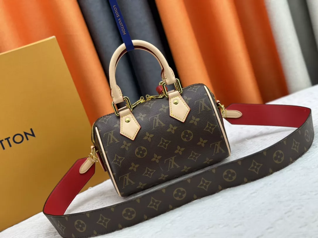 EyeCatching 6735 Louis Vuitton AAA Quality Handbags For Women - Image 4