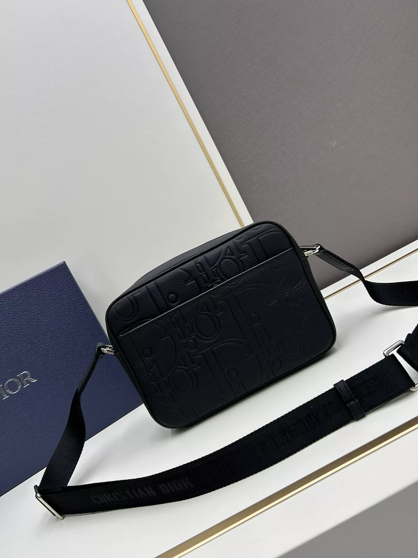 EyeCatching 7033 Christian Dior AAA Quality Messenger Bags For Unisex - Image 3