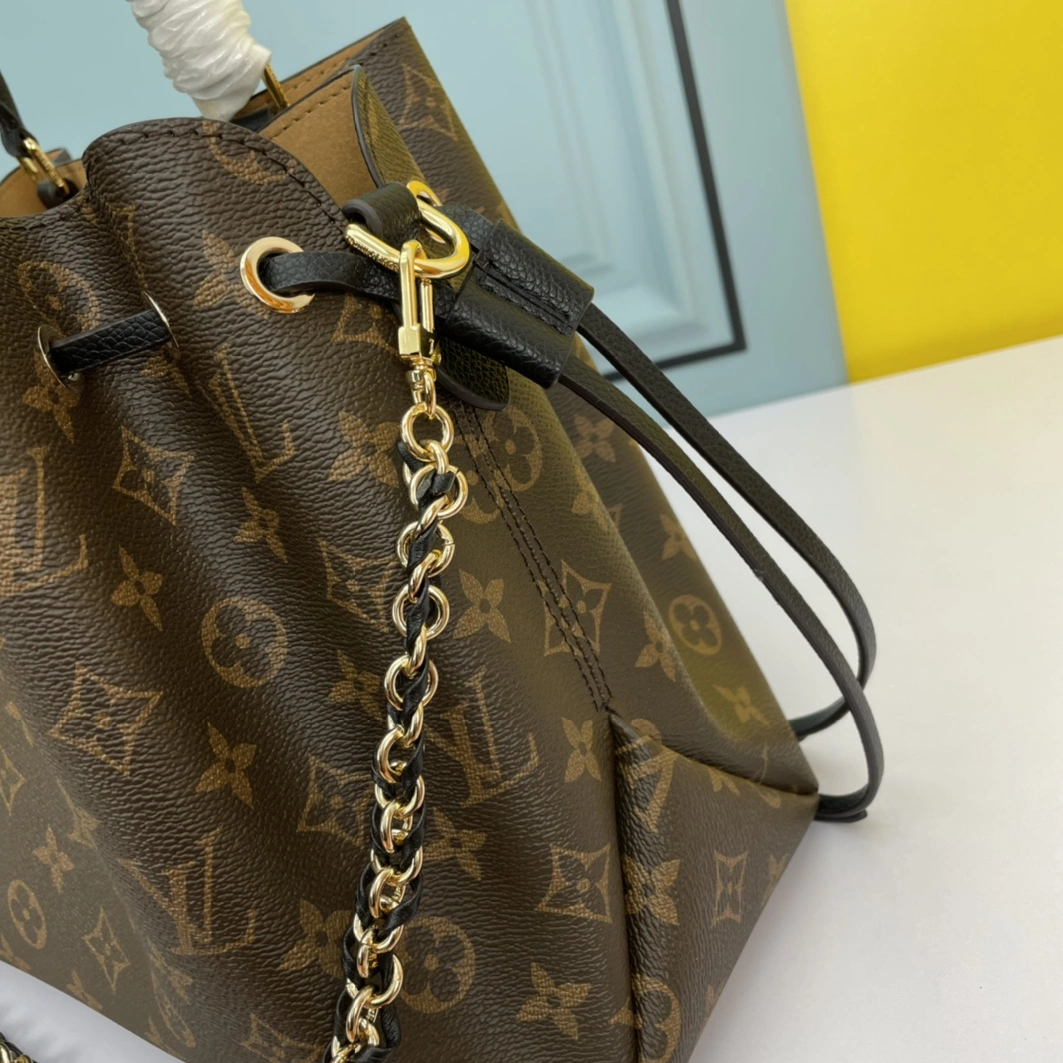EyeCatching 7791 Louis Vuitton AAA Quality Handbags For Women - Image 6