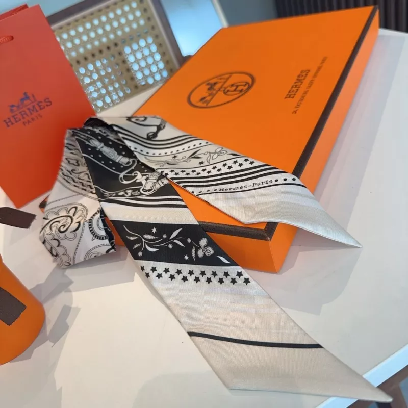 EyeCatching 8178 Hermes Silk Scarf - Image 4