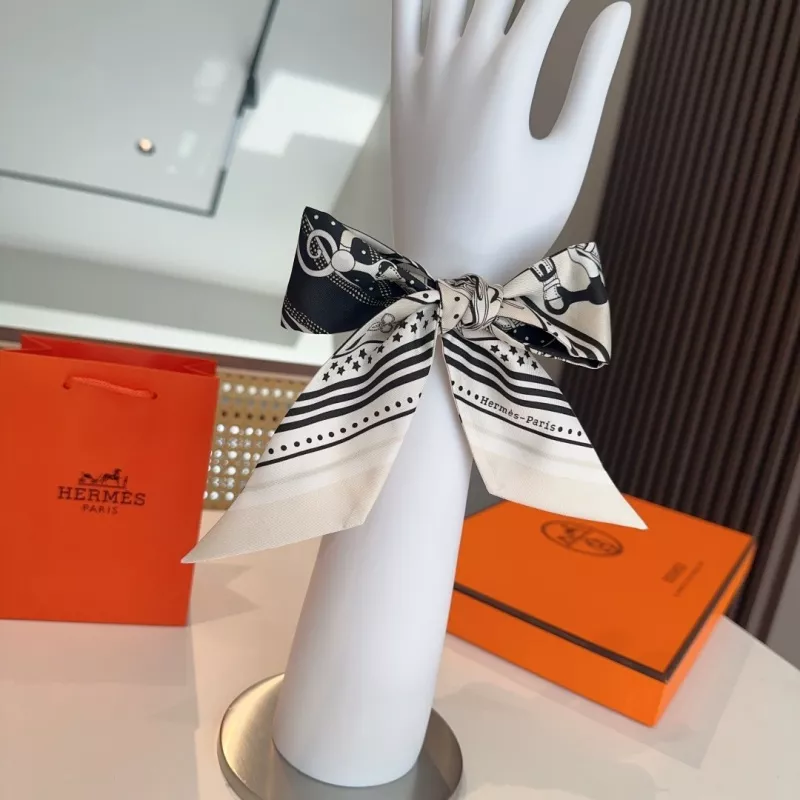 EyeCatching 8178 Hermes Silk Scarf - Image 5