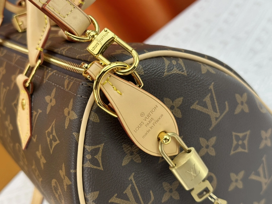 Flexible 4578 Louis Vuitton AAA Quality Handbags For Women - Image 7