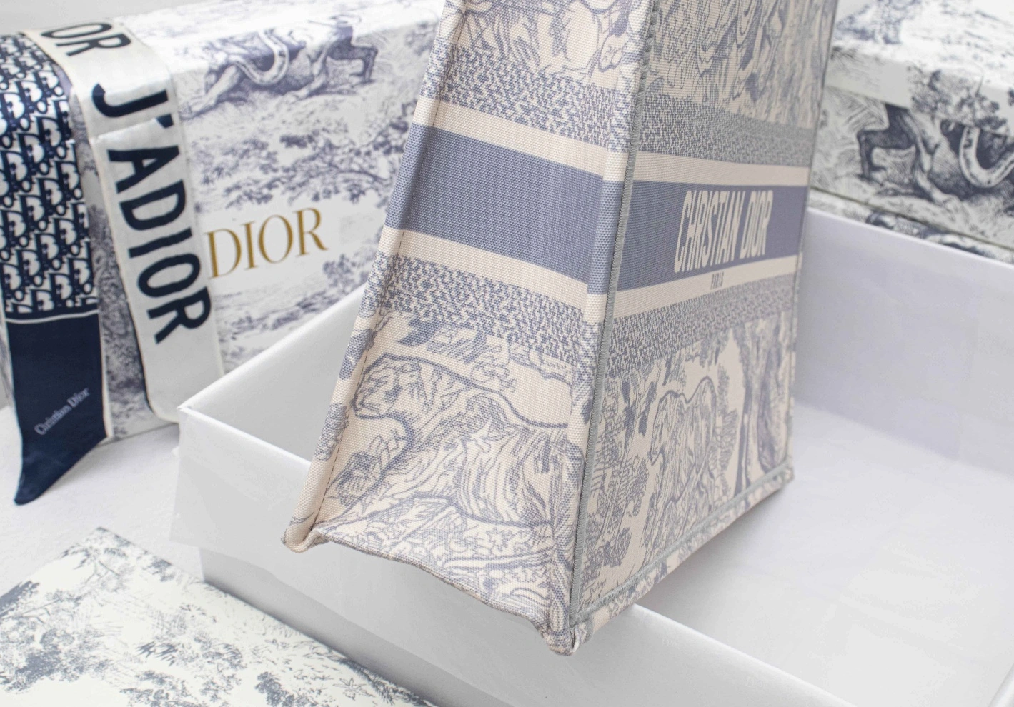 Flexible 6425 Christian Dior AAA Quality Tote-Handbags For Women - Image 3