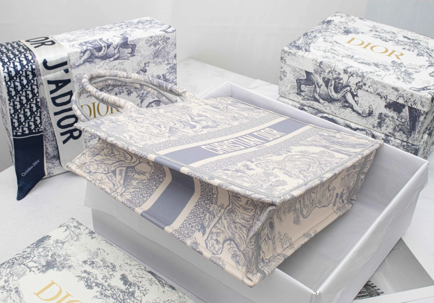 Flexible 6425 Christian Dior AAA Quality Tote-Handbags For Women - Image 4