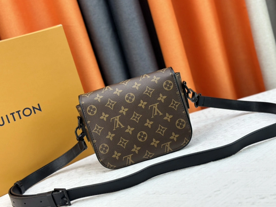 Functional 2359 Louis Vuitton AAA Quality Messenger Bags For Unisex - Image 4