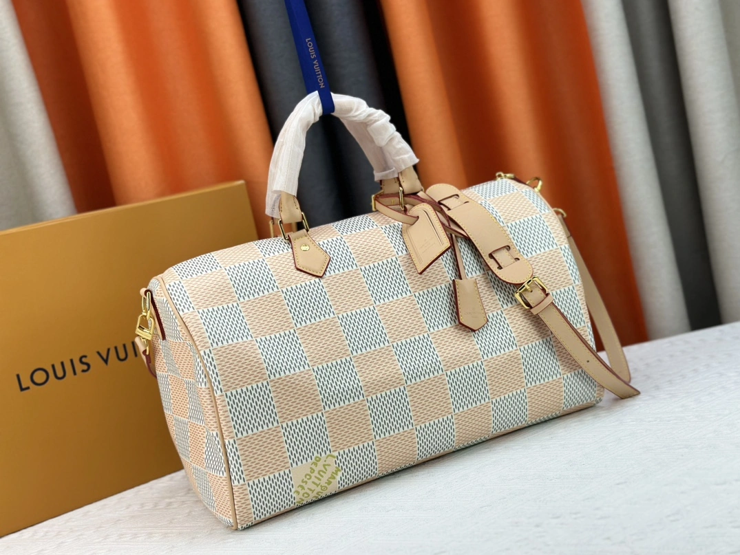 Functional 2549 Louis Vuitton Travel Bags For Women