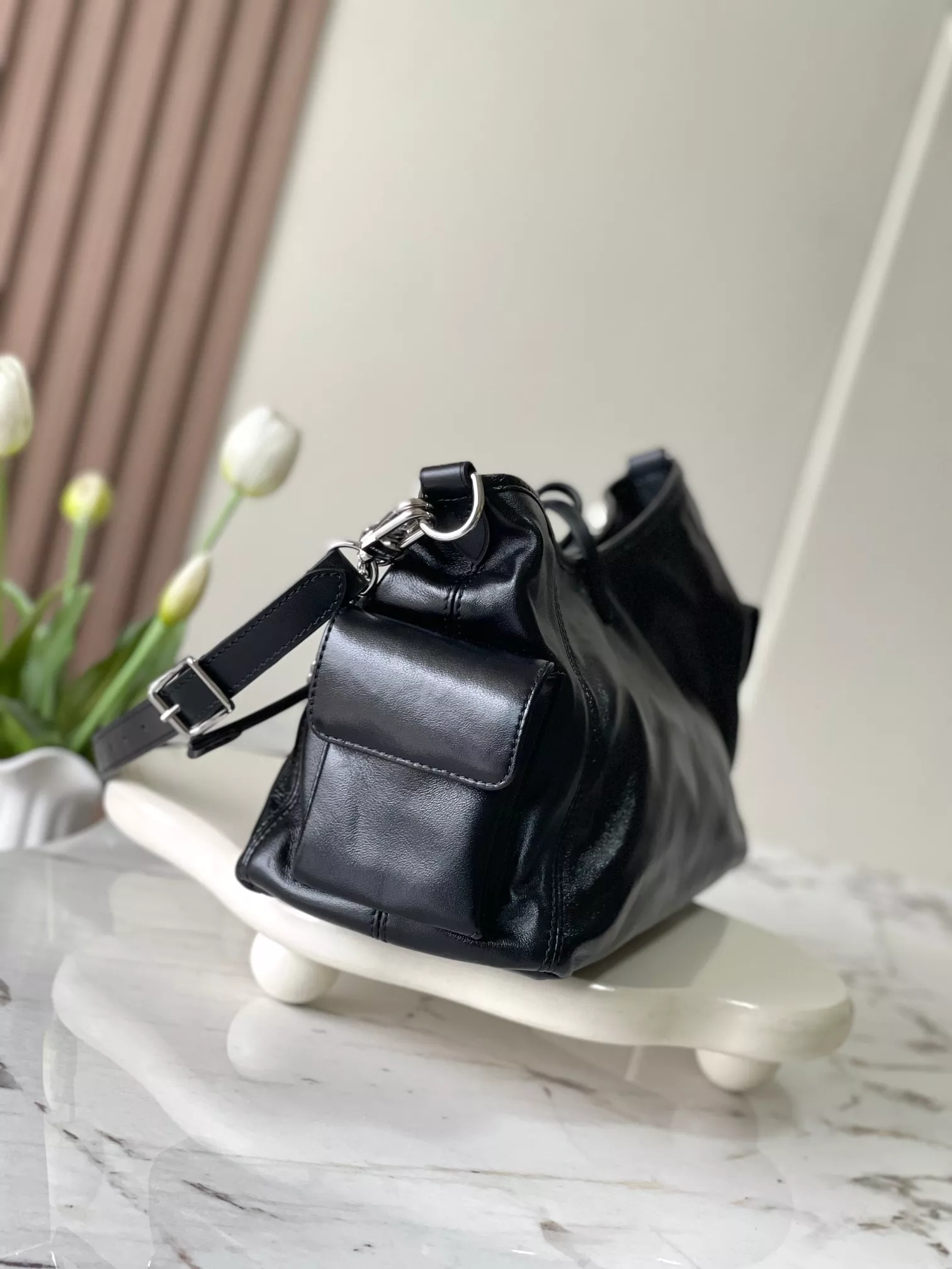 GoAnywhere 4102 Louis Vuitton AAA Quality Shoulder Bags For Women