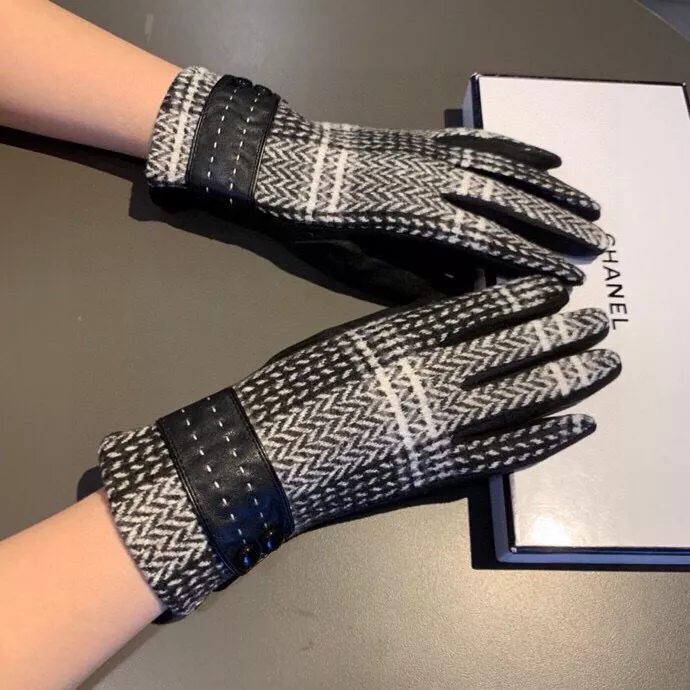 GoAnywhere 8394 Chanel Gloves - Image 3