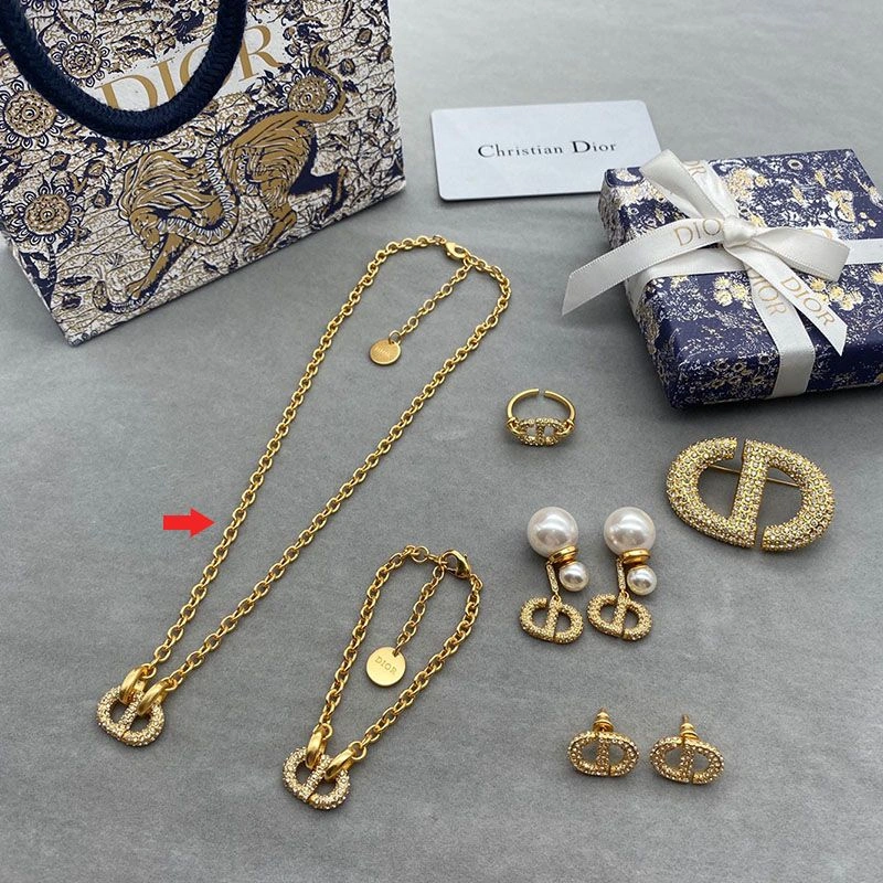 GoAnywhere 8937 Dior CD Necklace Metal and Silver Crystals Gold - Image 3