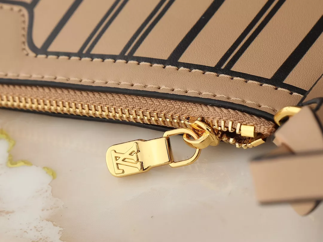 GoodFit 1889 Louis Vuitton AAA Quality Tote-Handbags For Women - Image 7