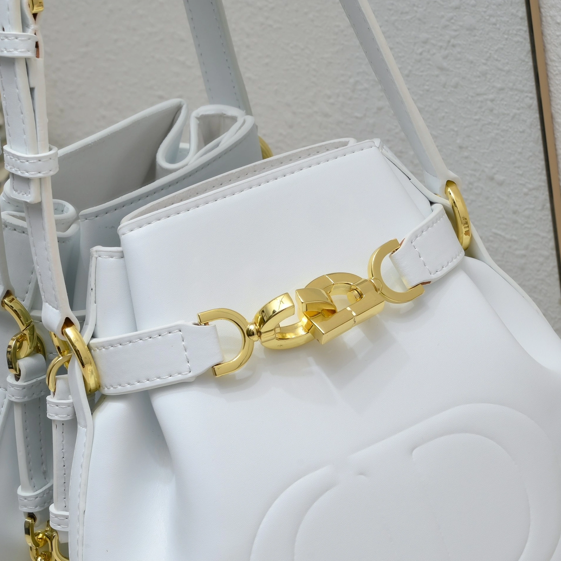 GoodFit 5918 Christian Dior AAA Quality Messenger Bags For Women - Image 4