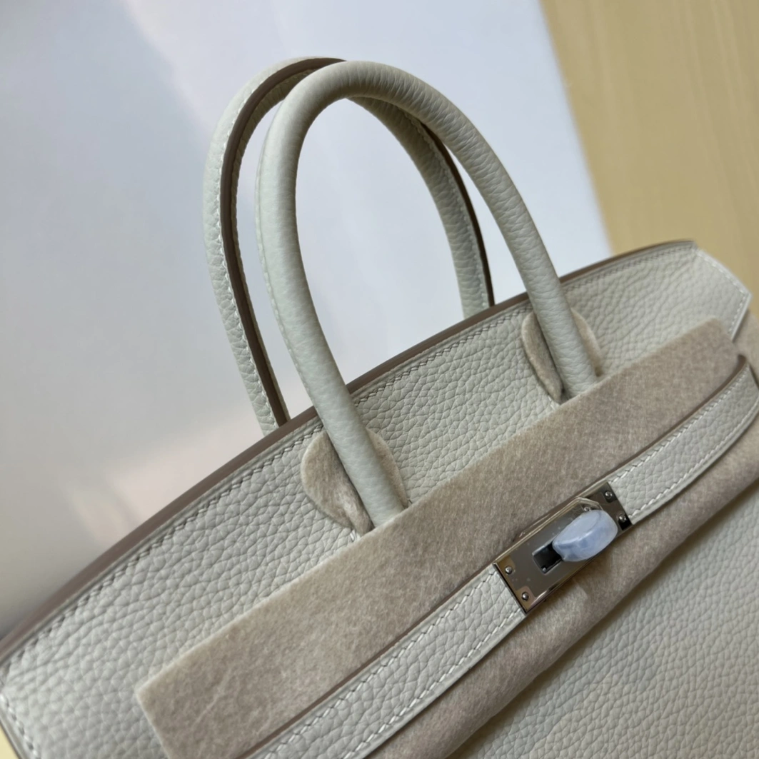 Hermes AAA Quality Handbags For Women EyeCatching 6363 - Image 3