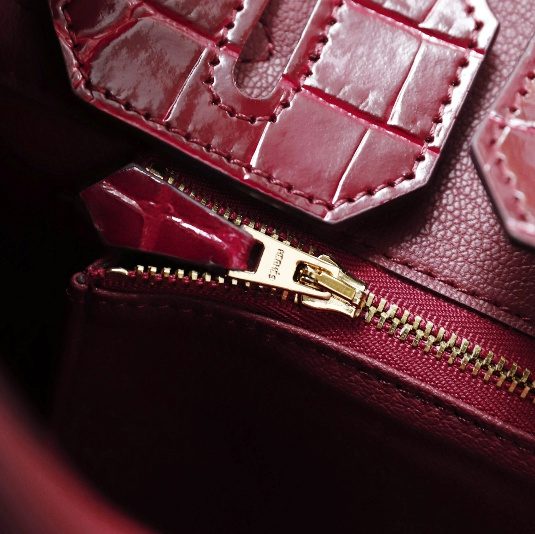 Hermes AAA Quality Handbags For Women Vibrant 4474