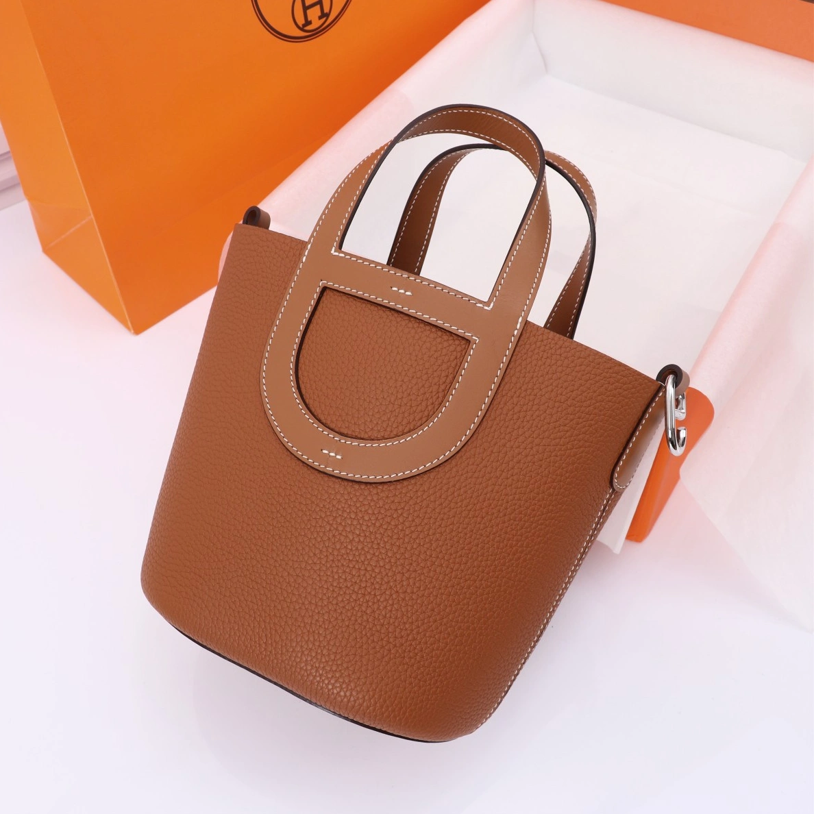 Hermes AAA Quality Handbags In Silver For Women Elegant 5855 - Image 3