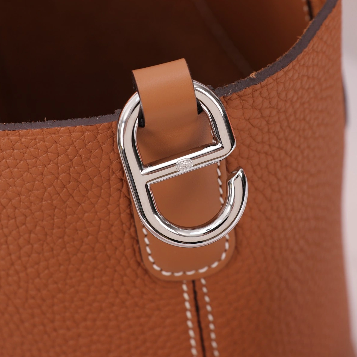 Hermes AAA Quality Handbags In Silver For Women Elegant 5855 - Image 4