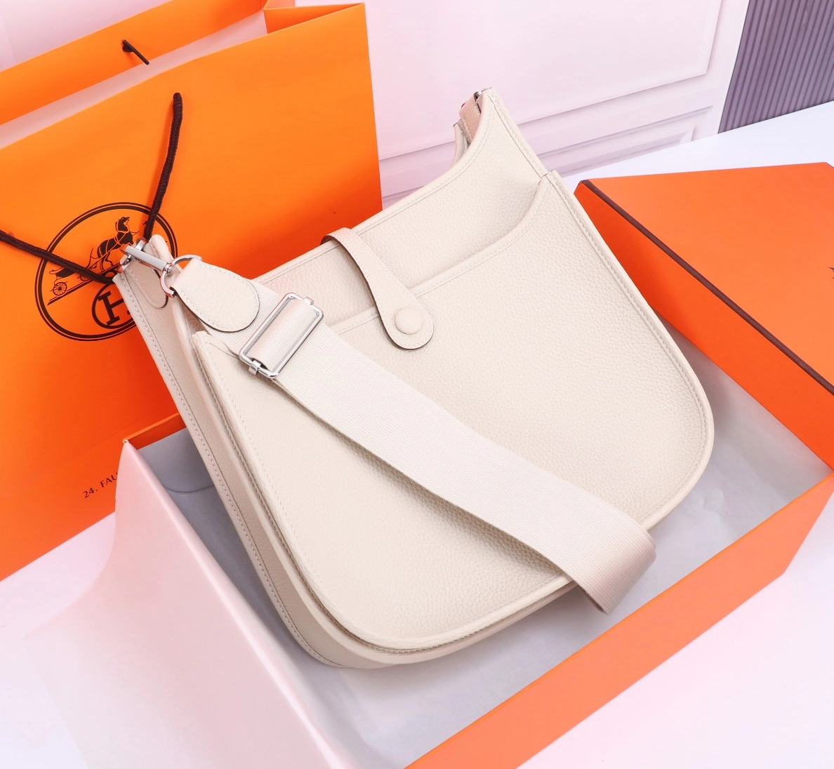 Hermes AAA Quality Messenger Bags For Women ModernLook 6972