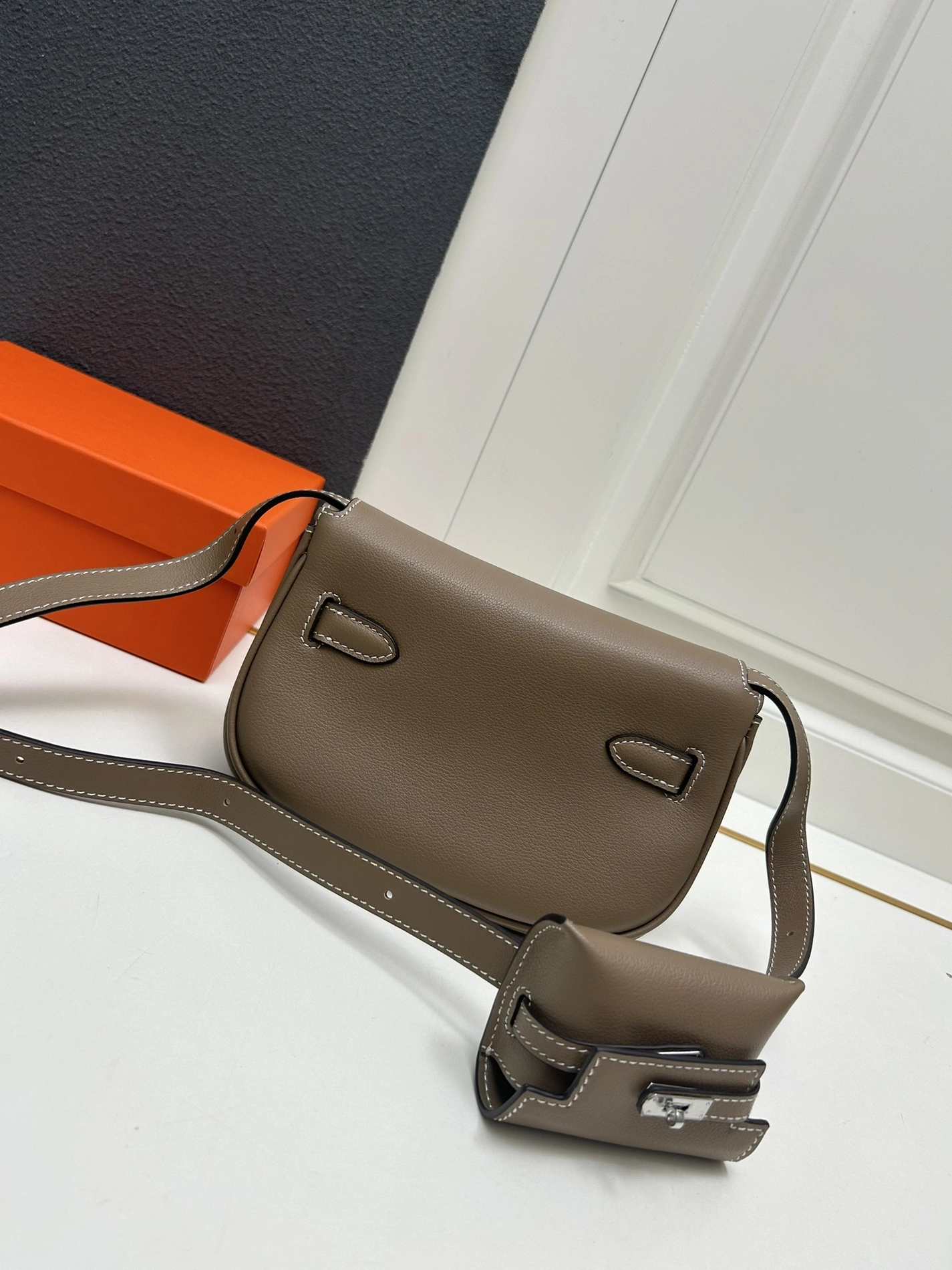 Hermes AAA Quality Messenger Bags For Women NewStyle 5675