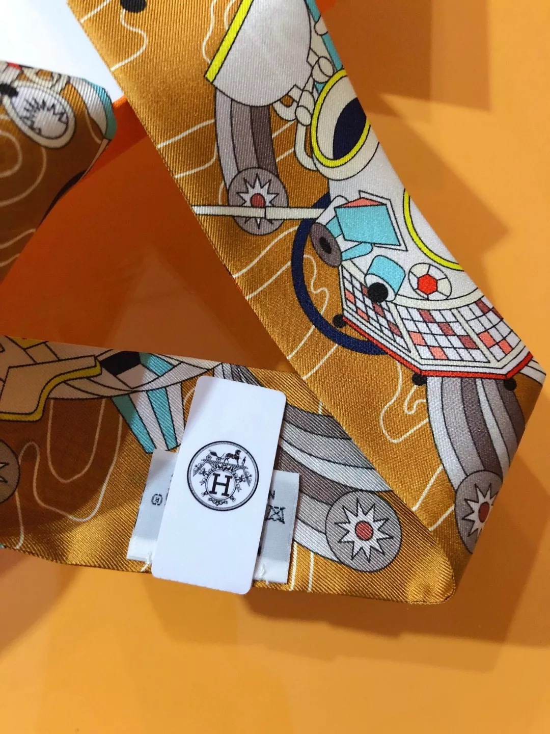 Hermes Silk Scarf Efficient 5606 - Image 3