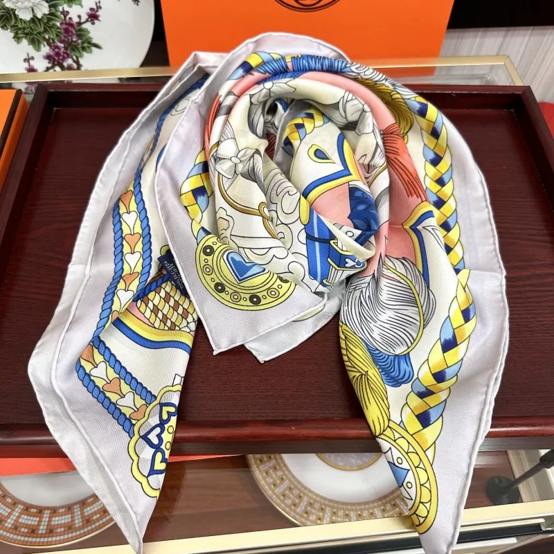 Hermes Silk Squares EasyMatch 2537 - Image 3