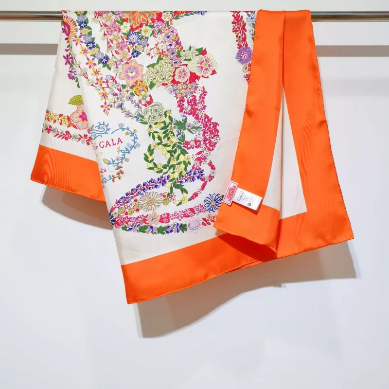 Hermes Silk Squares EasyMatch 554 - Image 5