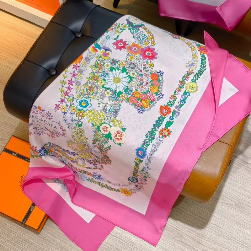 Hermes Silk Squares Popular 6781 - Image 3