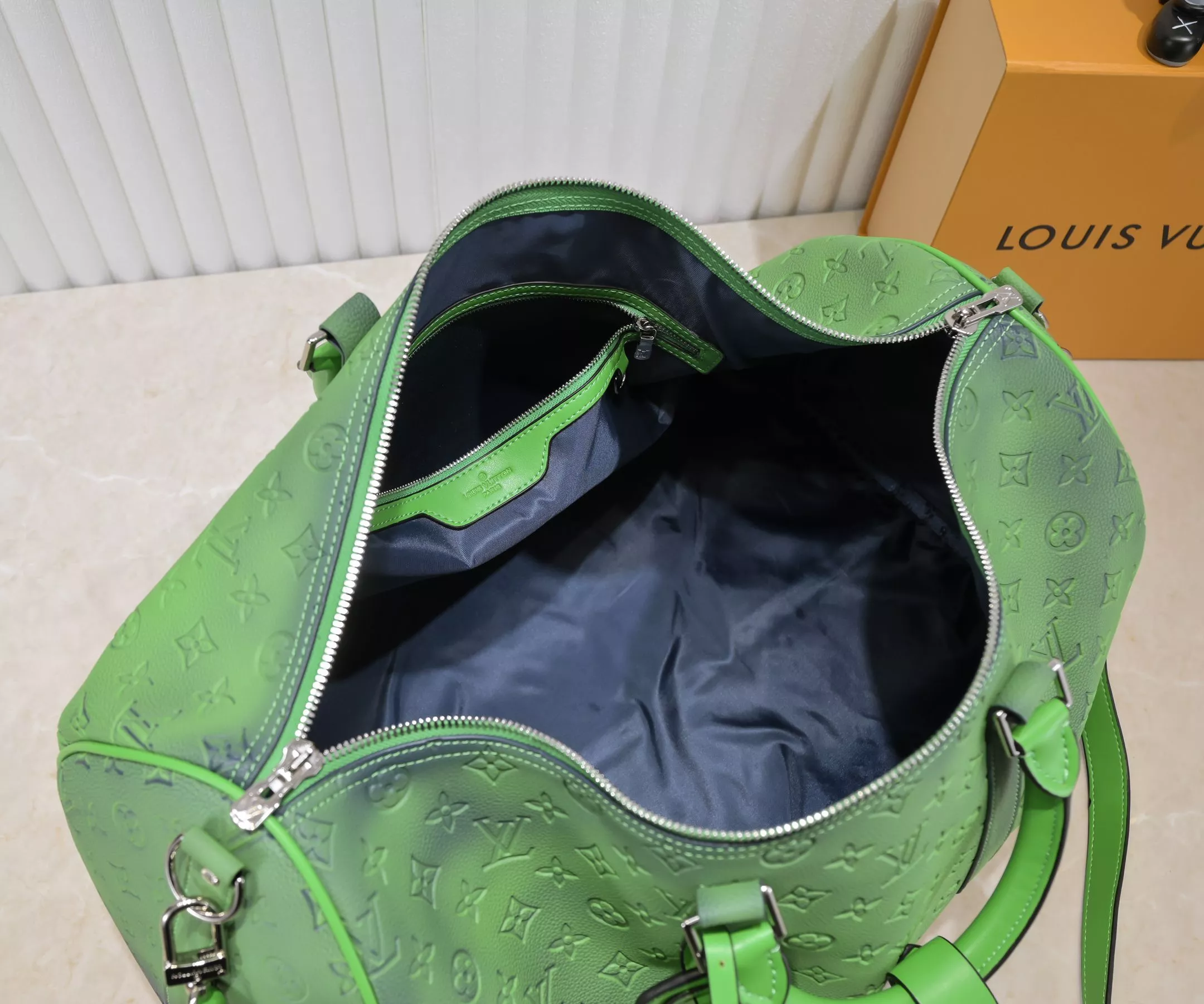 Lightweight 1018 Louis Vuitton Travel Bags - Image 6
