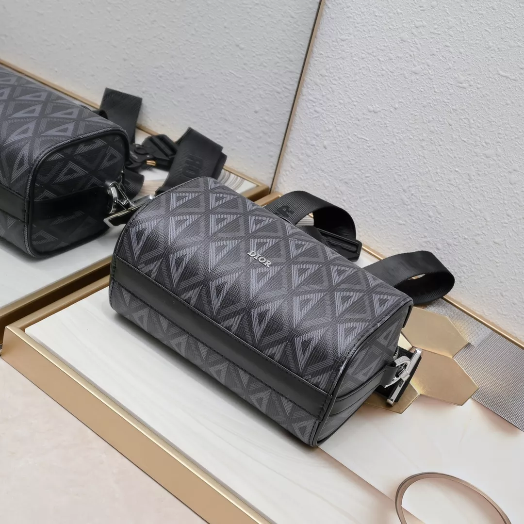 Lightweight 3761 Christian Dior AAA Man Messenger Bags - Image 5