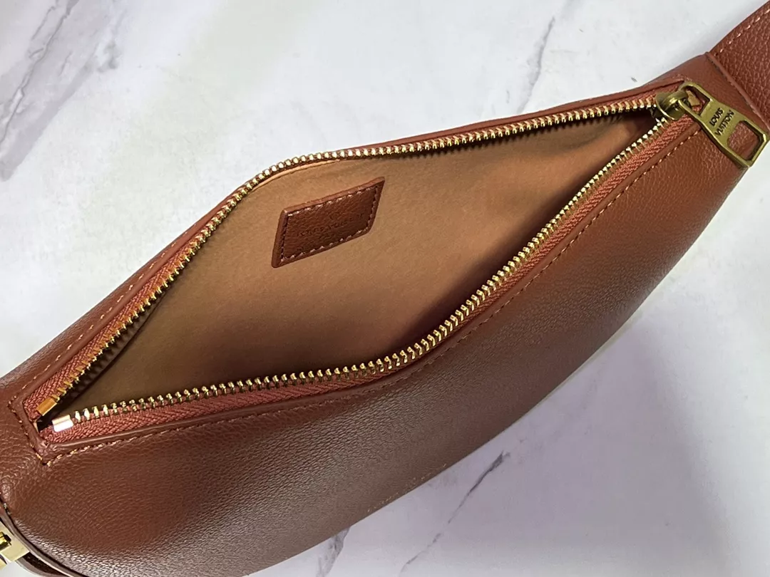 Lightweight 6970 Louis Vuitton AAA Quality Messenger Bags For Women - Image 8