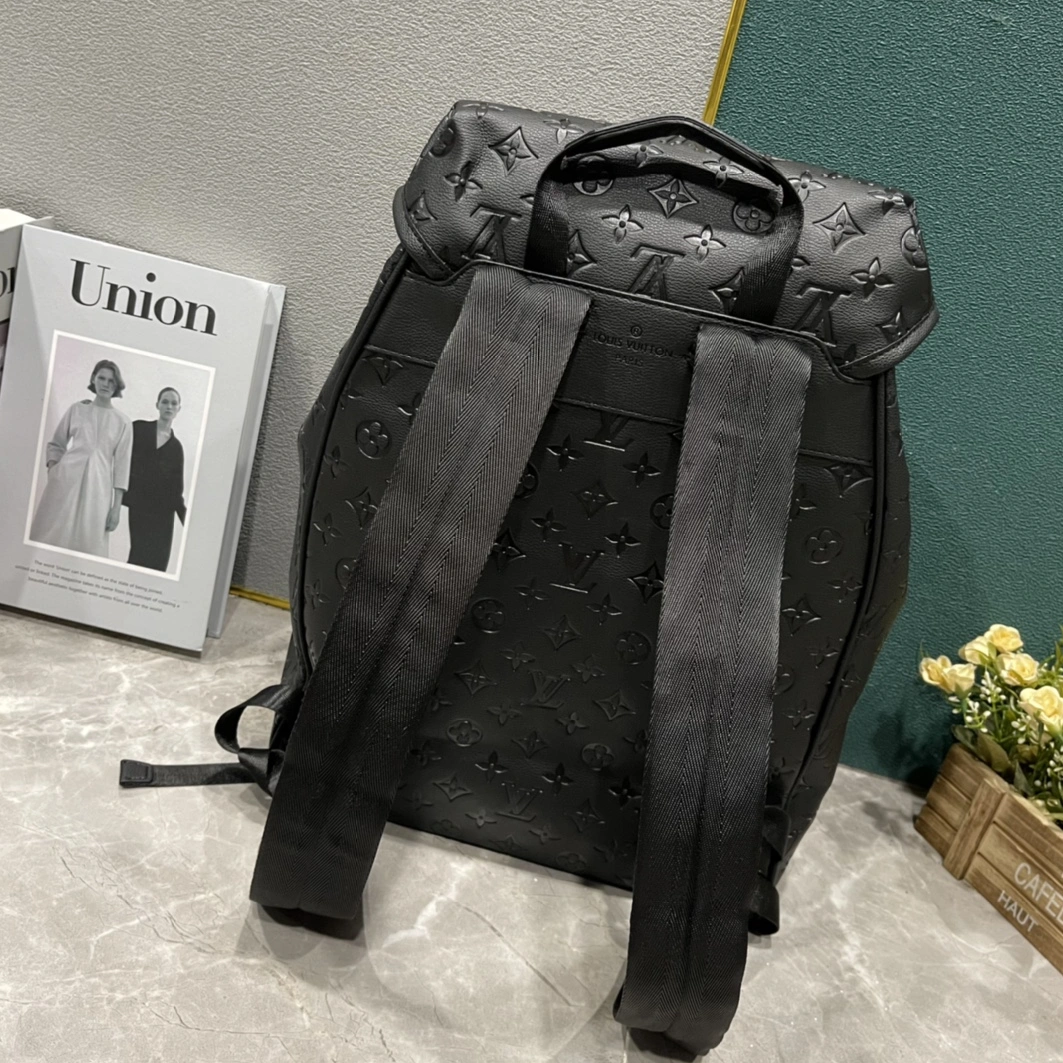 Louis Vuitton AAA Quality Backpacks For Unisex Cozy 9262 - Image 3