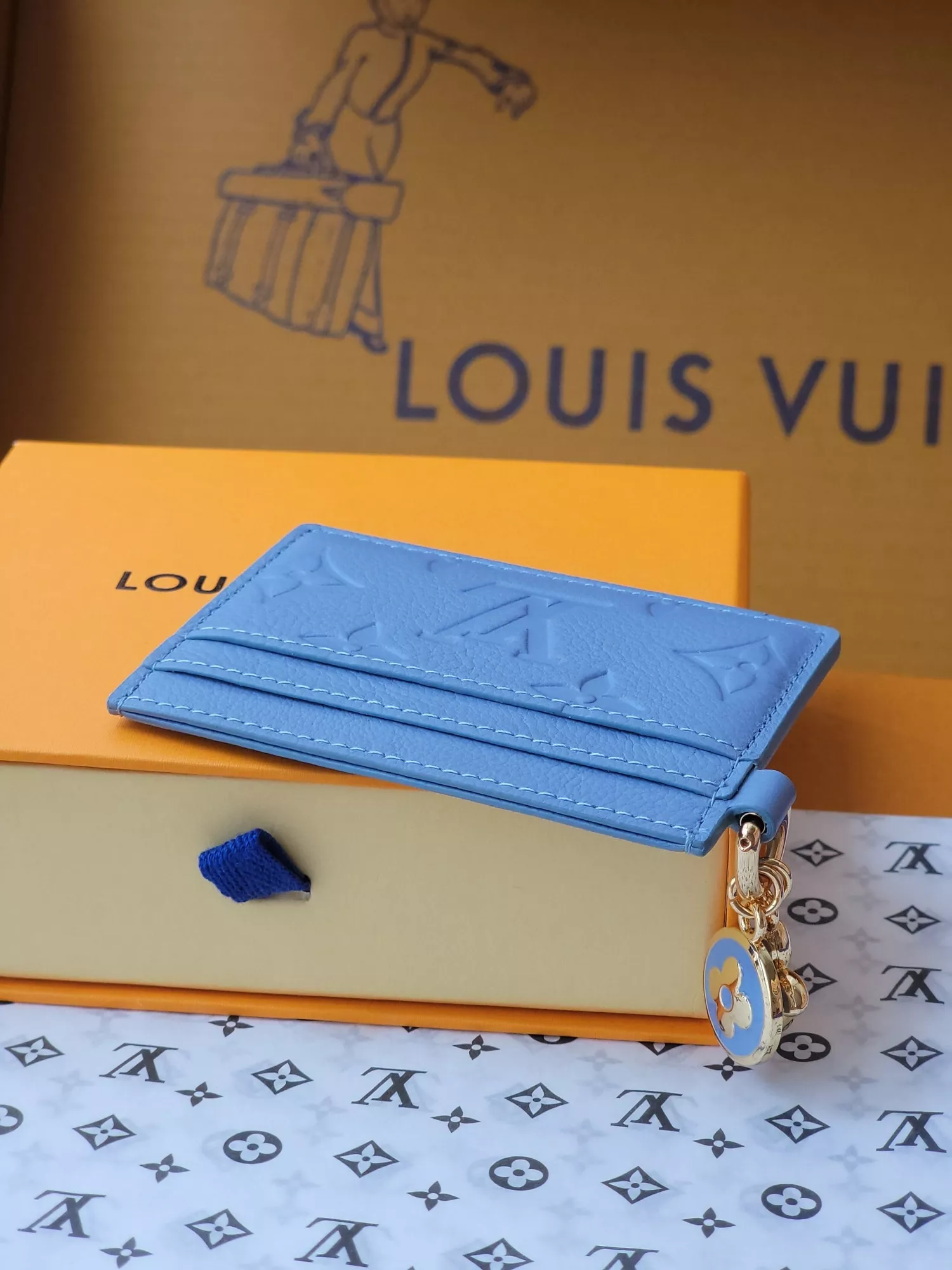Louis Vuitton AAA Quality Card Case Bright 4914