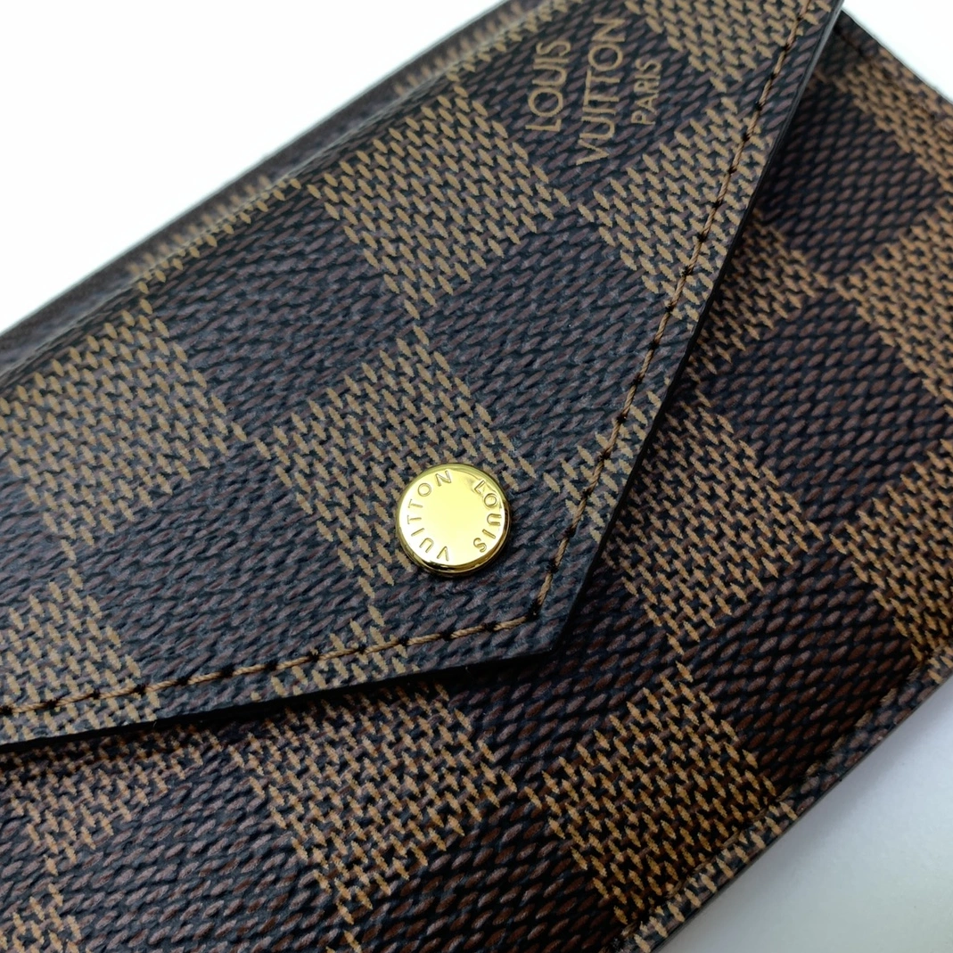 Louis Vuitton AAA Quality Card Case In Red For Women Timeless 1683 - Image 3