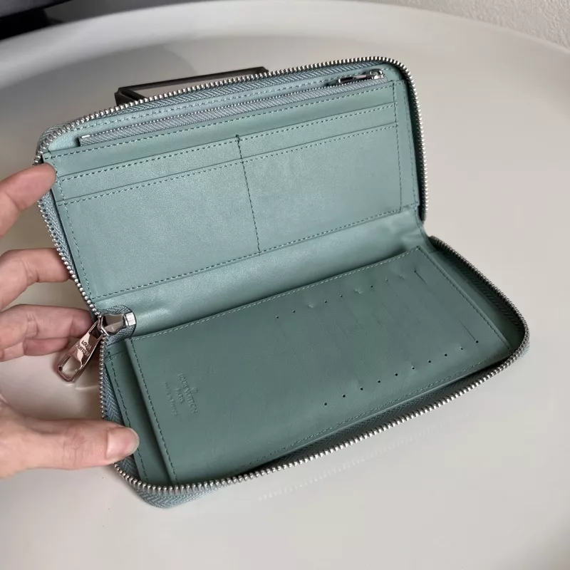 Louis Vuitton AAA Quality Card Case ModernLook 3095 - Image 5