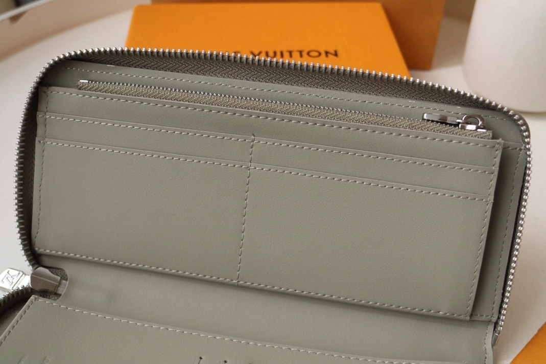 Louis Vuitton AAA Quality Card Case Sleek 6508 - Image 5