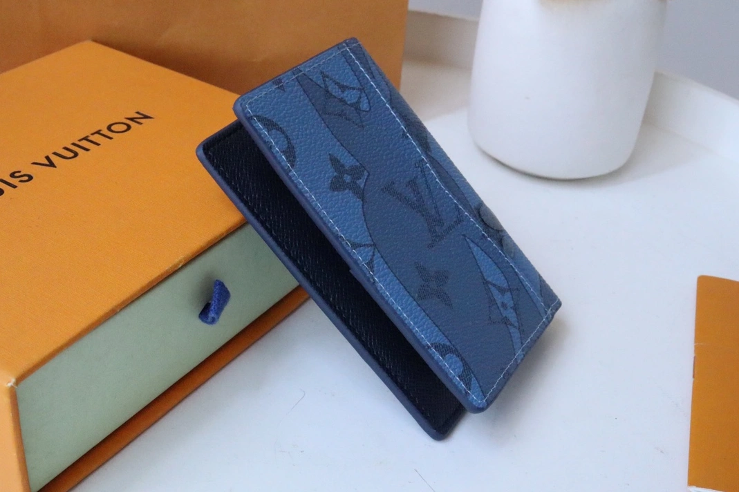 Louis Vuitton AAA Quality Card Case SmartChoice 3873 - Image 7