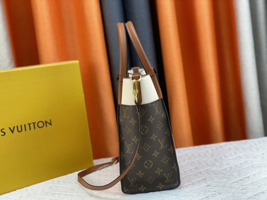 Louis Vuitton AAA Quality Handbags For Women AllSeason 7826