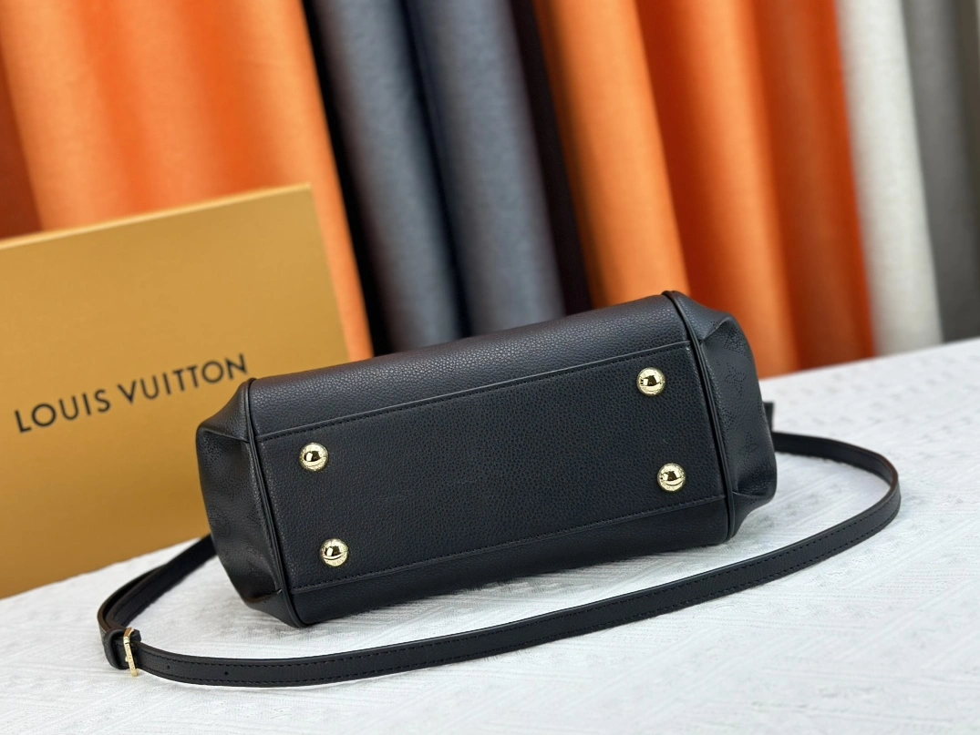 Louis Vuitton AAA Quality Handbags For Women Lightweight 9531 - Image 5