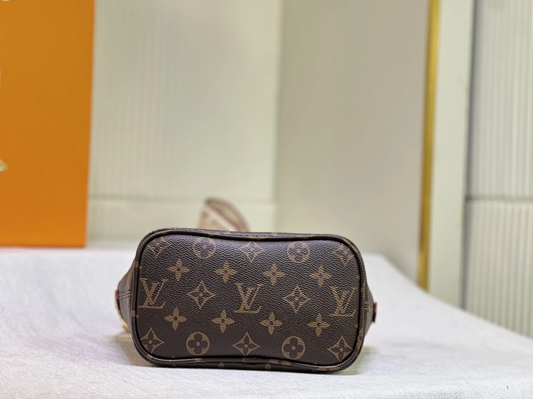 Louis Vuitton AAA Quality Handbags For Women Popular 8373 - Image 5