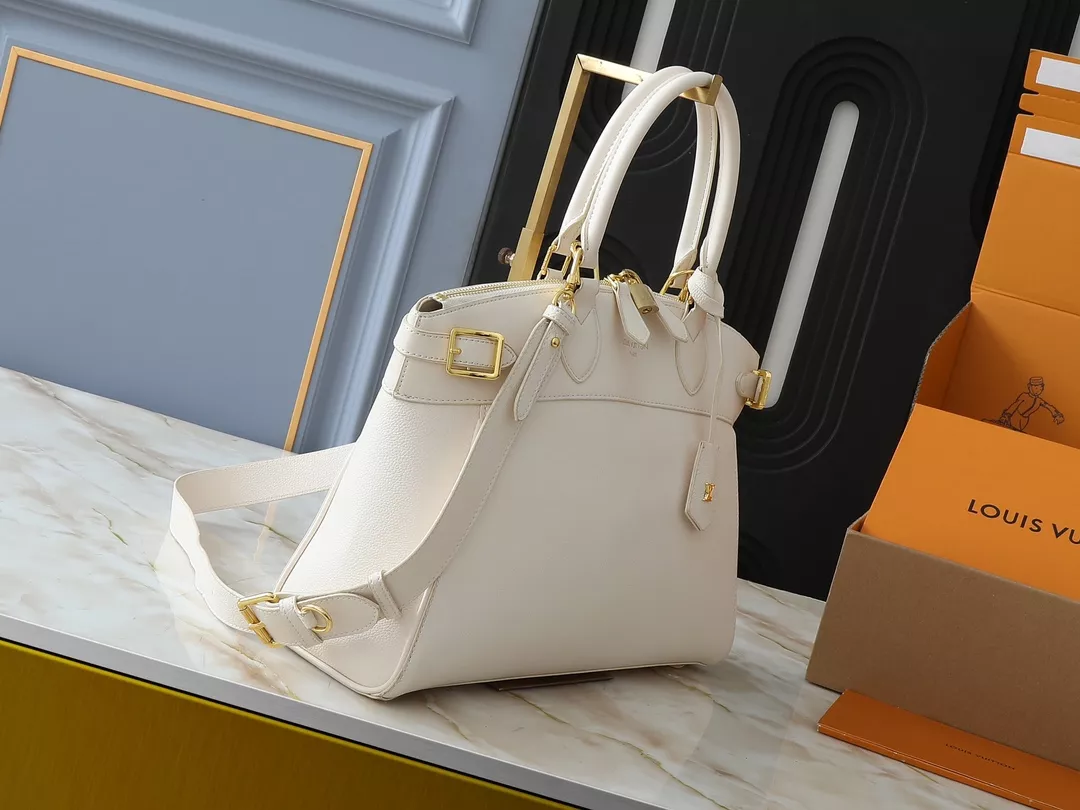 Louis Vuitton AAA Quality Handbags For Women Versatile 728