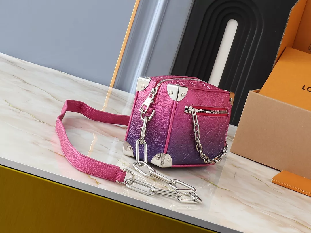 Louis Vuitton AAA Quality Messenger Bags For Unisex Durable 9138