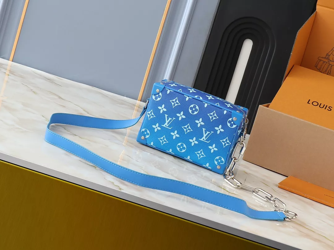 Louis Vuitton AAA Quality Messenger Bags For Unisex Practical 6473 - Image 3