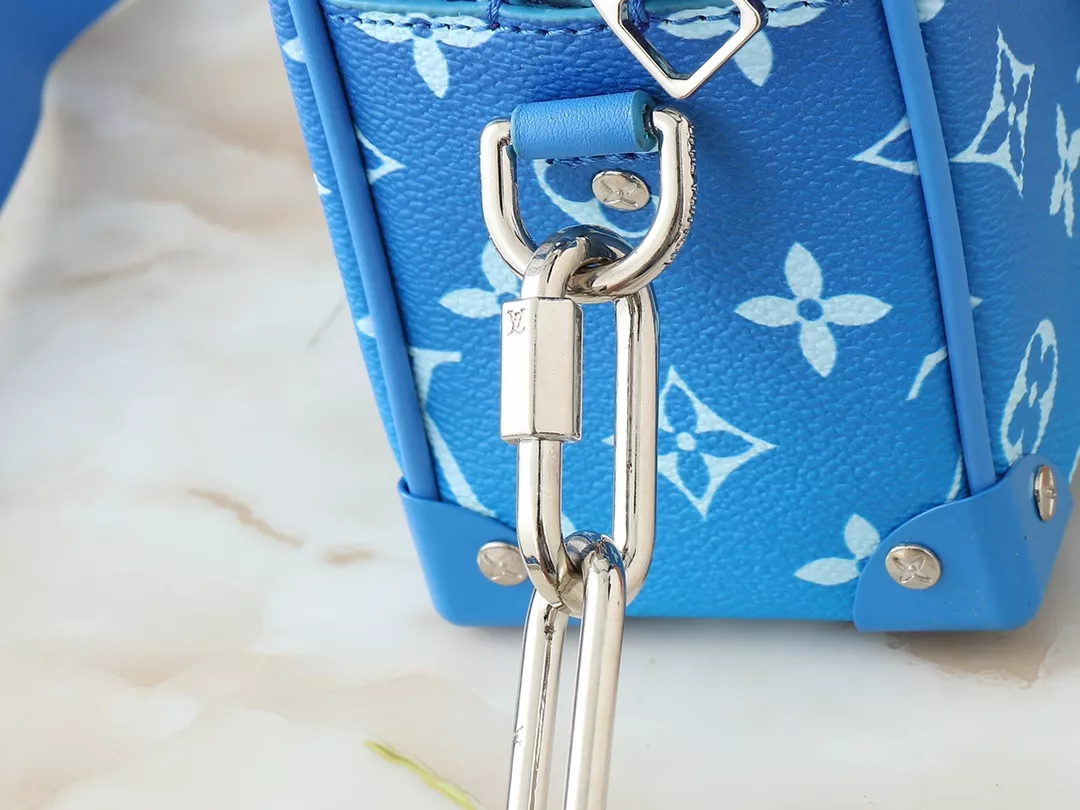 Louis Vuitton AAA Quality Messenger Bags For Unisex Practical 6473 - Image 6