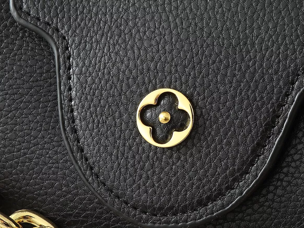 Louis Vuitton AAA Quality Messenger Bags For Women Affordable 6008 - Image 6