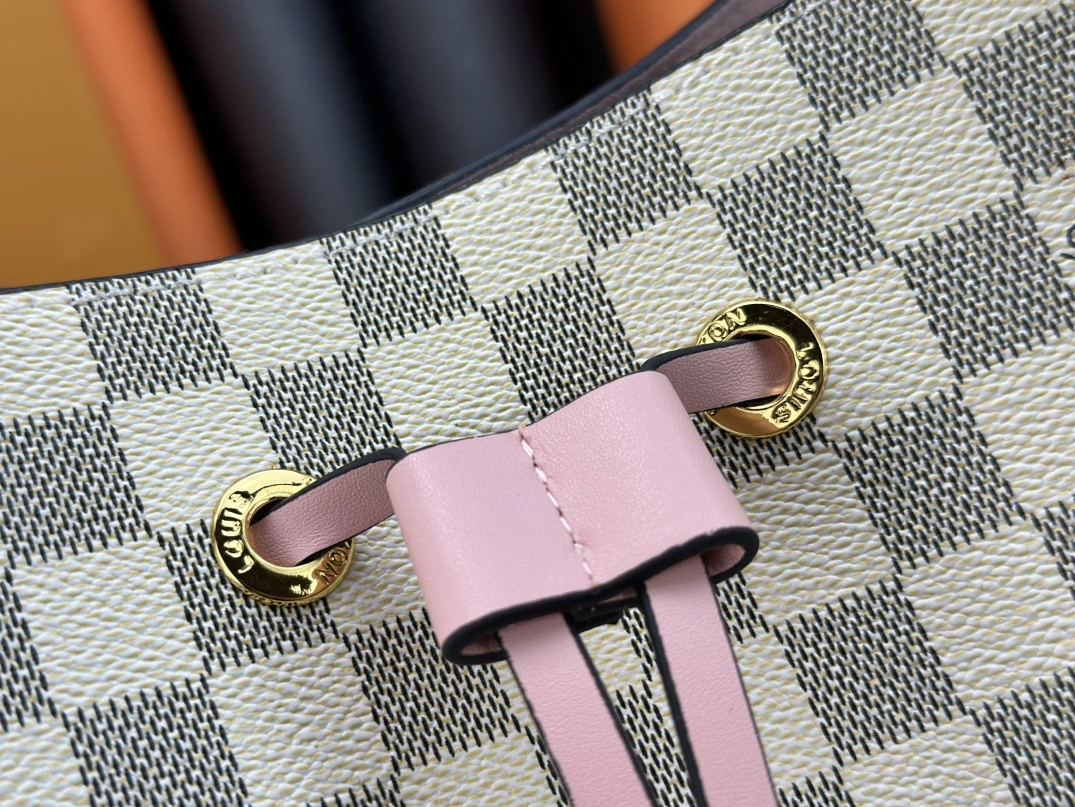 Louis Vuitton AAA Quality Messenger Bags For Women Affordable 7877 - Image 5