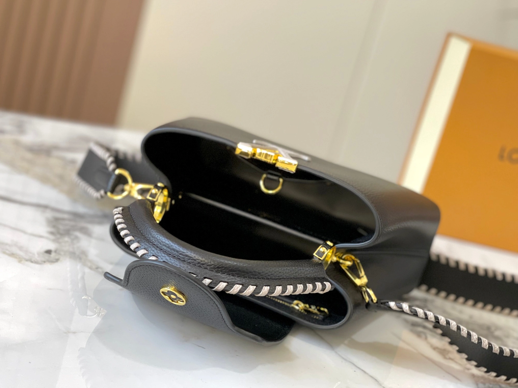 Louis Vuitton AAA Quality Messenger Bags For Women BestValue 9695 - Image 8