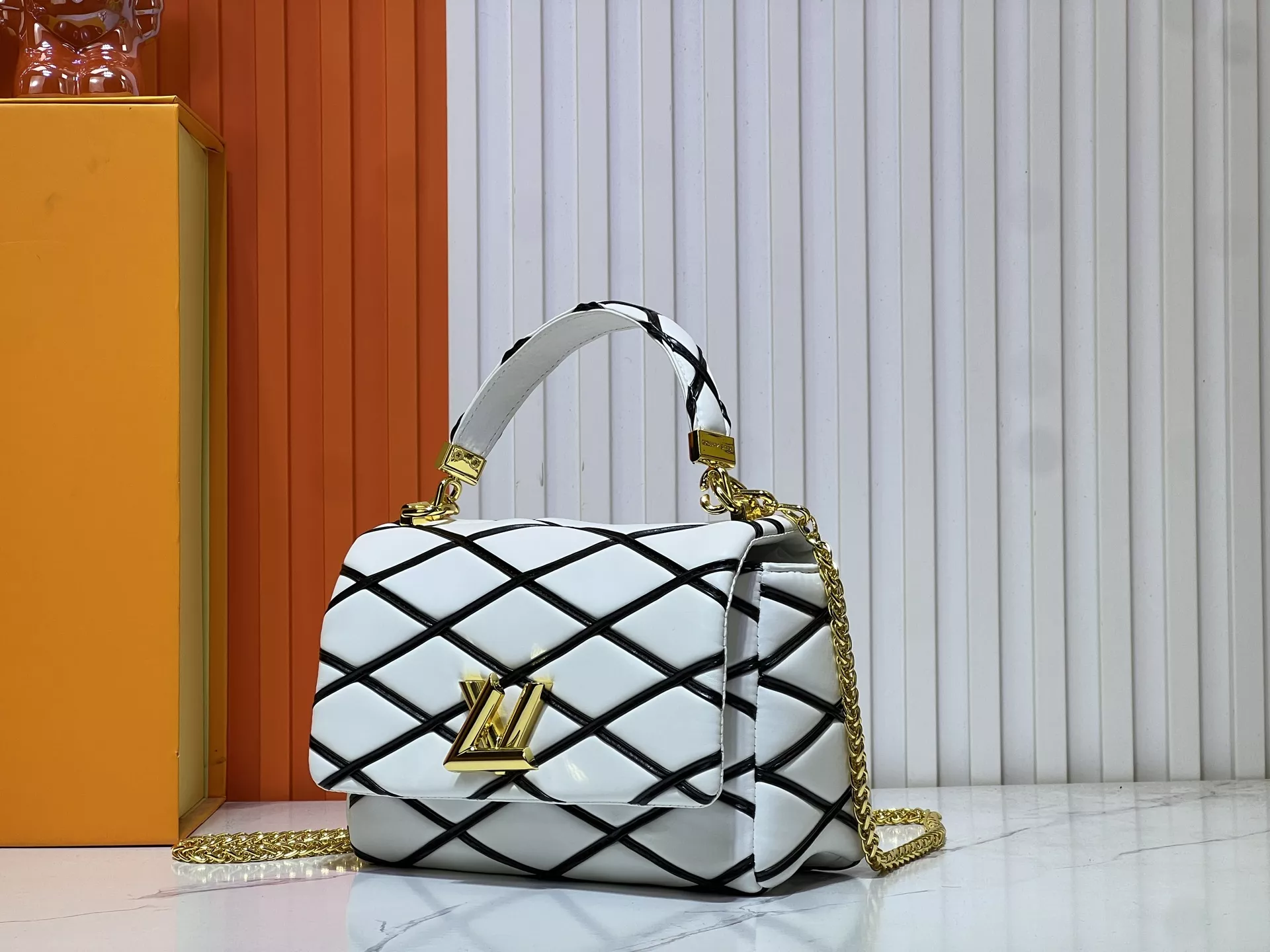 Louis Vuitton AAA Quality Messenger Bags For Women Compact 5454 - Image 3