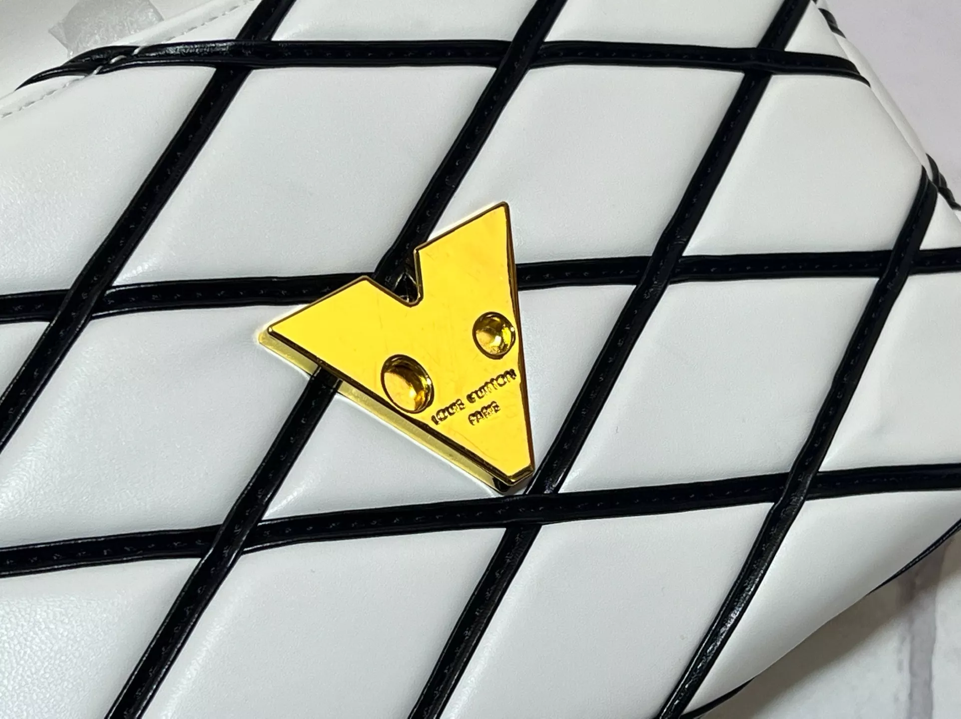 Louis Vuitton AAA Quality Messenger Bags For Women Compact 5454 - Image 7