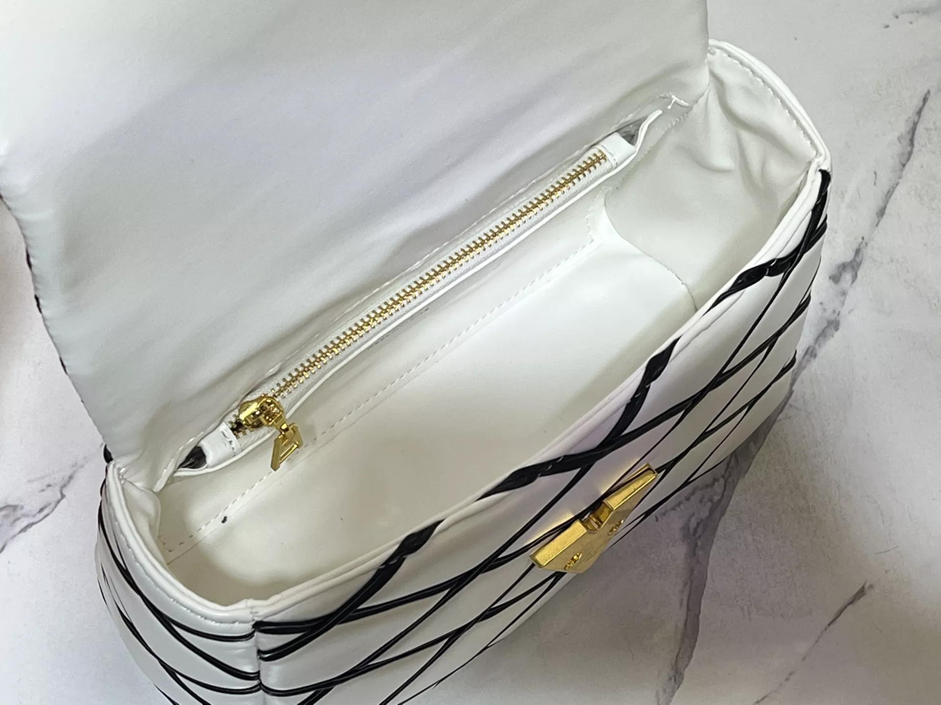 Louis Vuitton AAA Quality Messenger Bags For Women Compact 5454 - Image 8