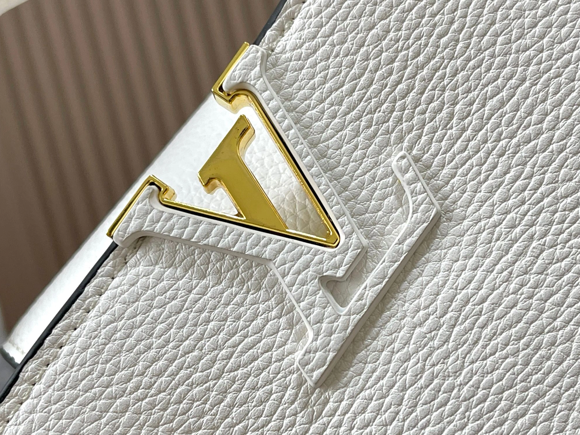 Louis Vuitton AAA Quality Messenger Bags For Women Flexible 2307 - Image 5