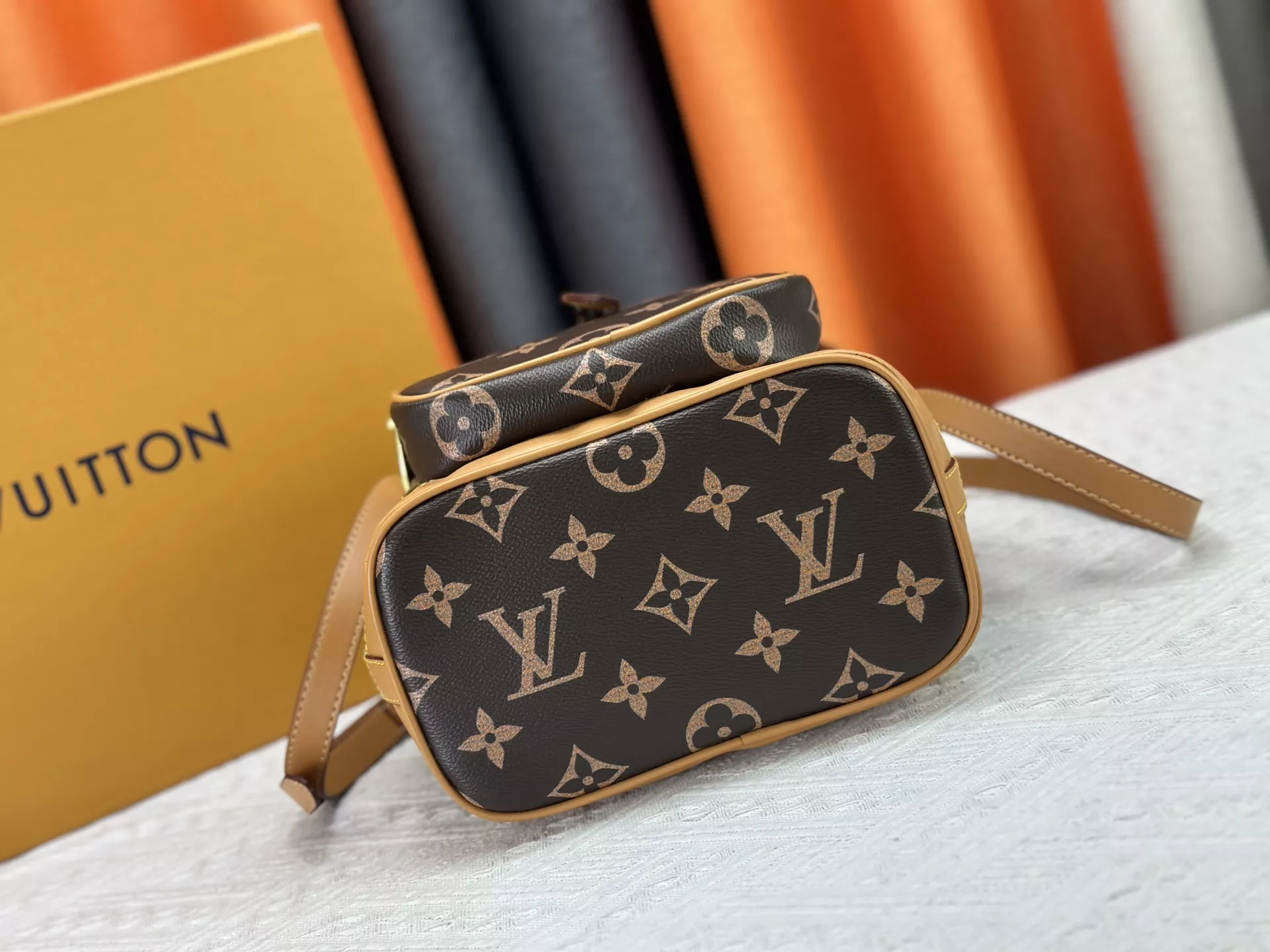 Louis Vuitton AAA Quality Messenger Bags For Women Minimalist 1092 - Image 4